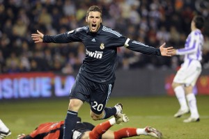 开云体育登录-德里赫特攻防两端统治，比利亚雷亚尔连续得分压制委内瑞拉